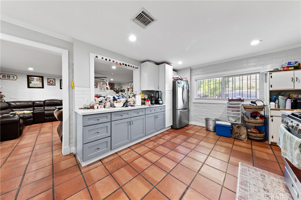 13441 Fenton Property Photo 20