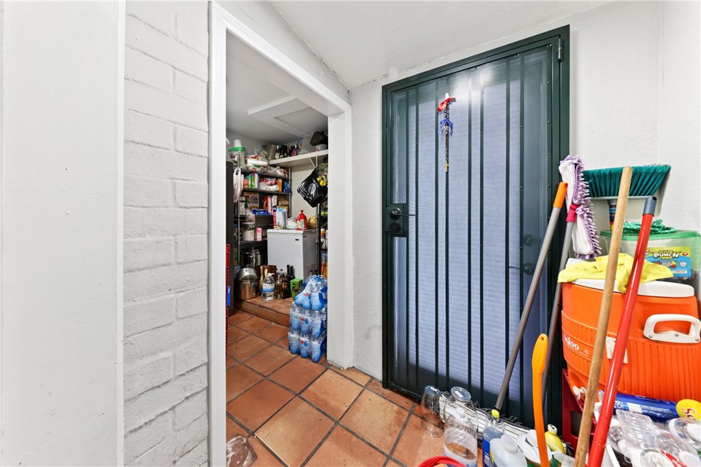 13441 Fenton Property Photo 23