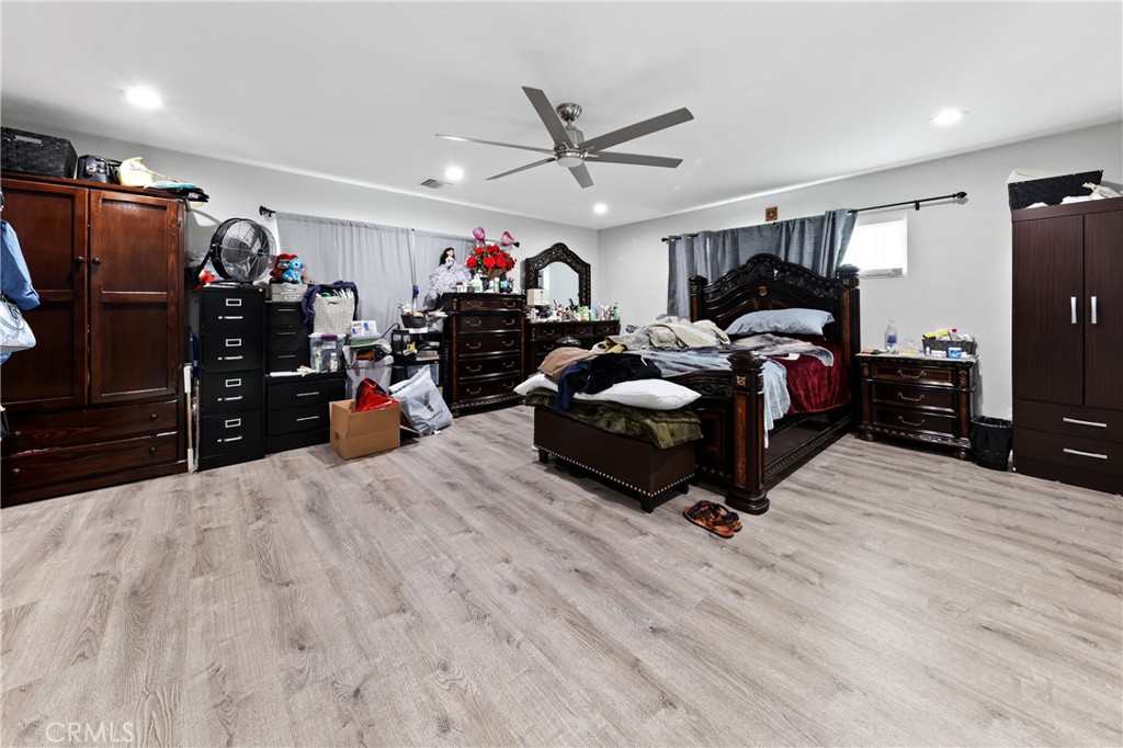 13441 Fenton Property Photo 32