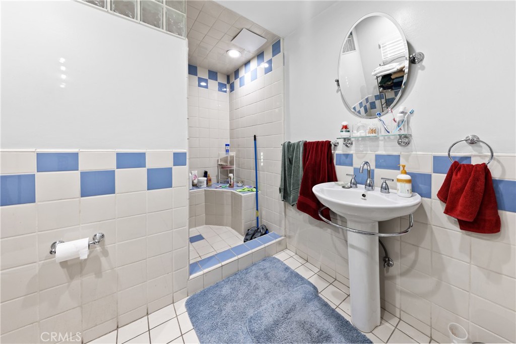 13441 Fenton Property Photo 36