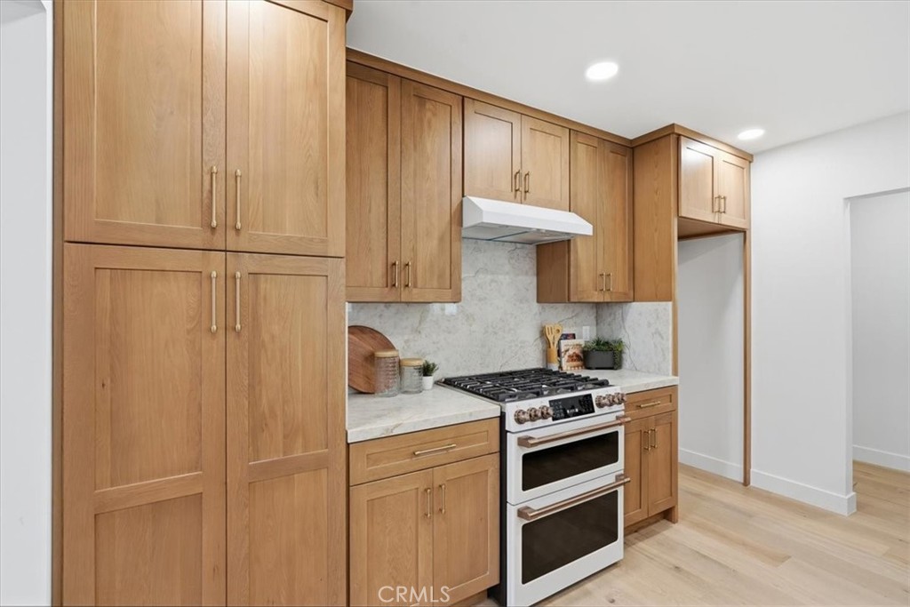 1814 N Studebaker Property Photo 10