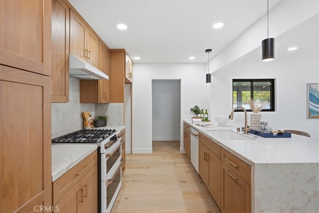 1814 N Studebaker Property Photo 11