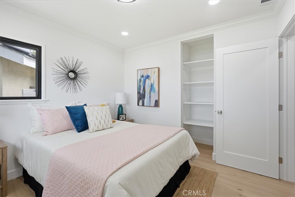 1814 N Studebaker Property Photo 12
