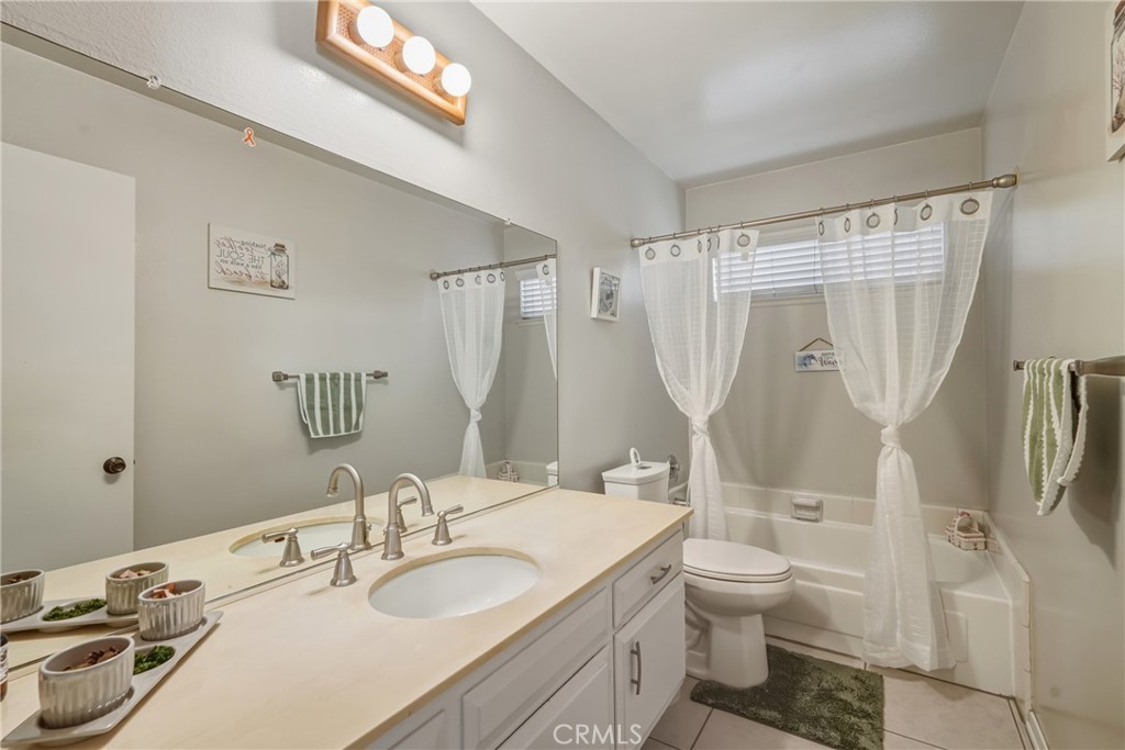 5457 Oxford Drive Property Photo 14