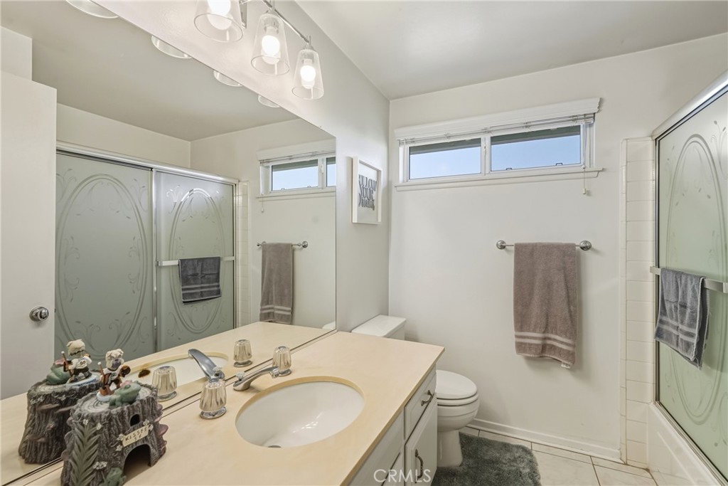 5457 Oxford Drive Property Photo 18