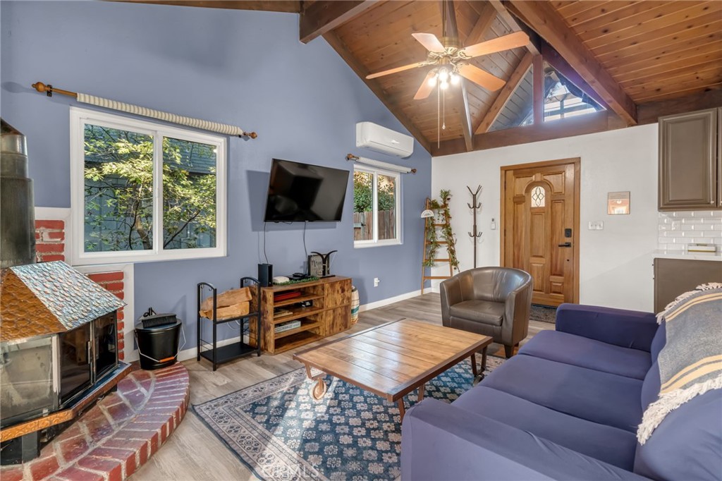 32061 Pine Cone Property Photo 12
