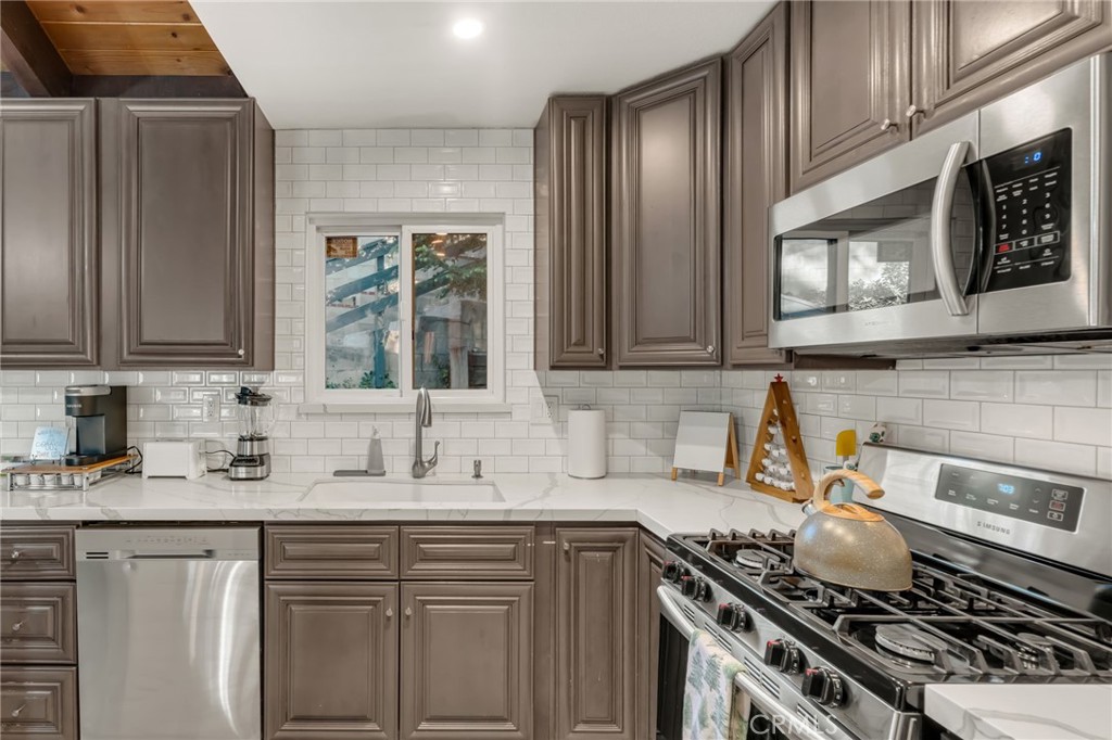 32061 Pine Cone Property Photo 19