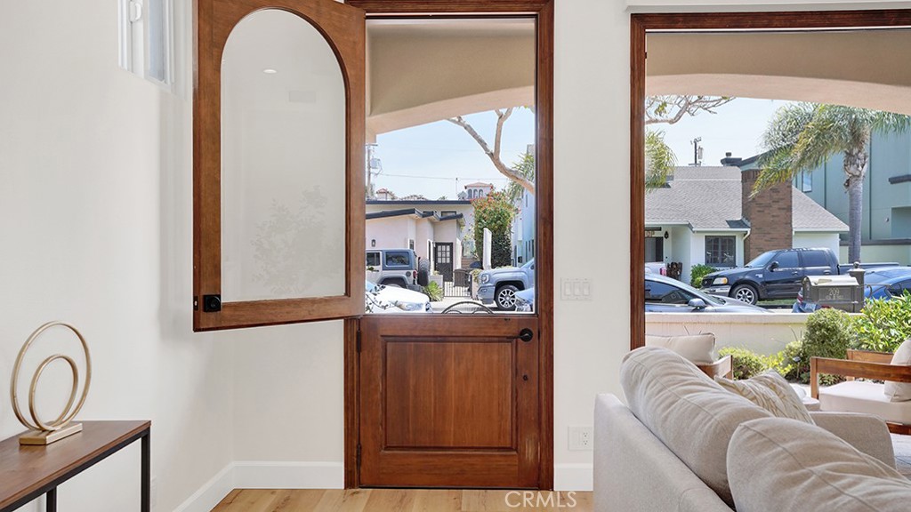209 6th Property Photo 6