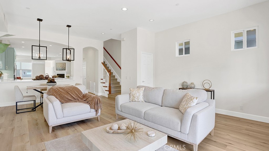 209 6th Property Photo 12