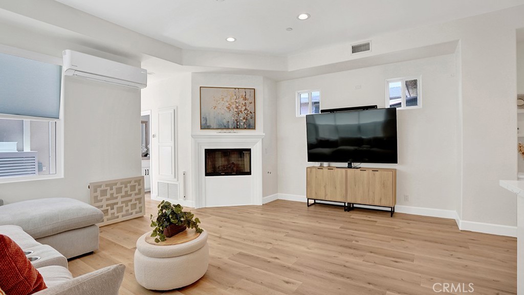 209 6th Property Photo 26