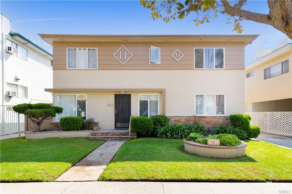 1042 S Sherbourne Drive 4 Property Photo 1