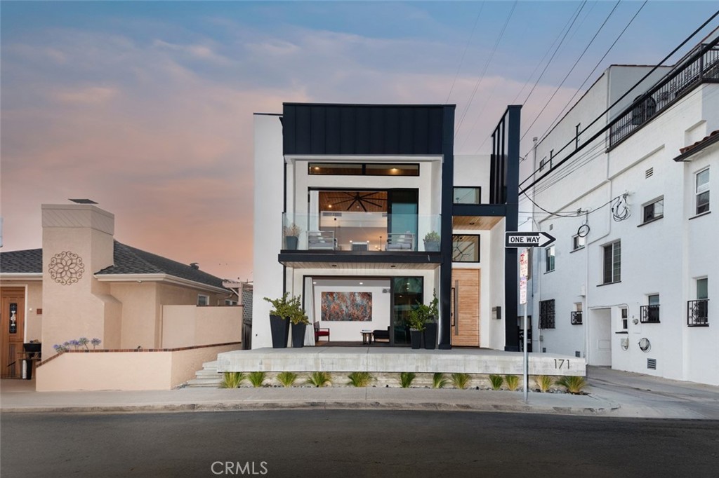171 Savona Walk Property Photo 1
