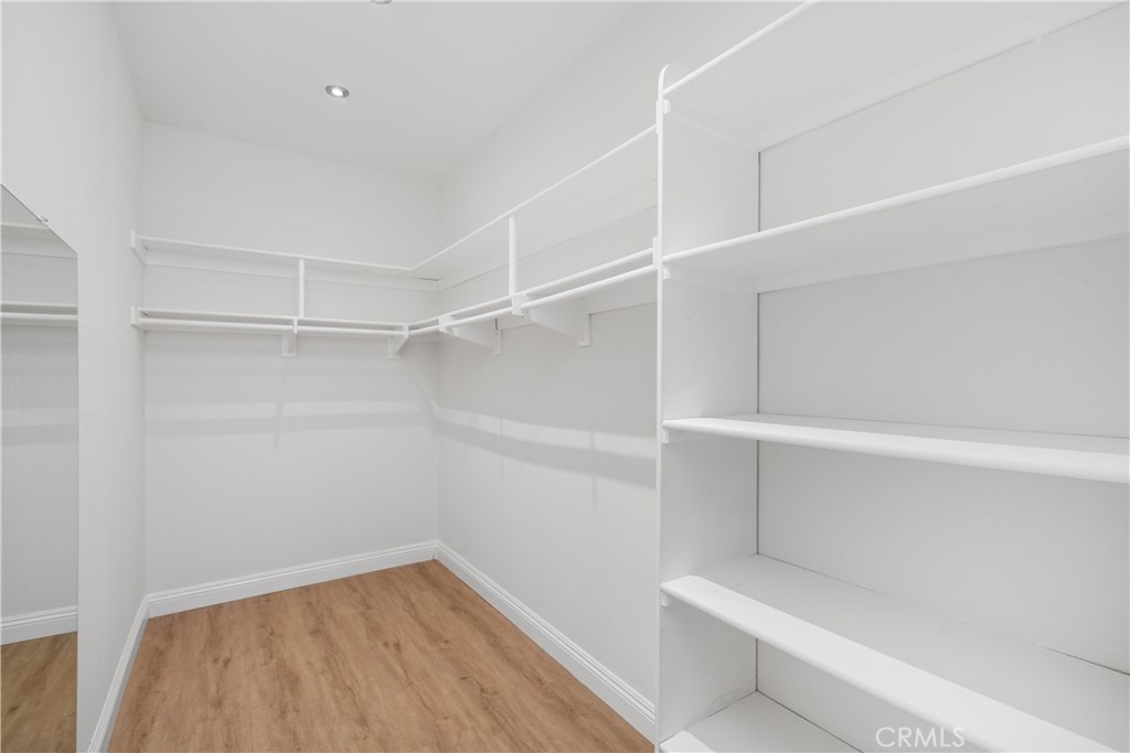 828 N Hudson Avenue 106 Property Photo 15
