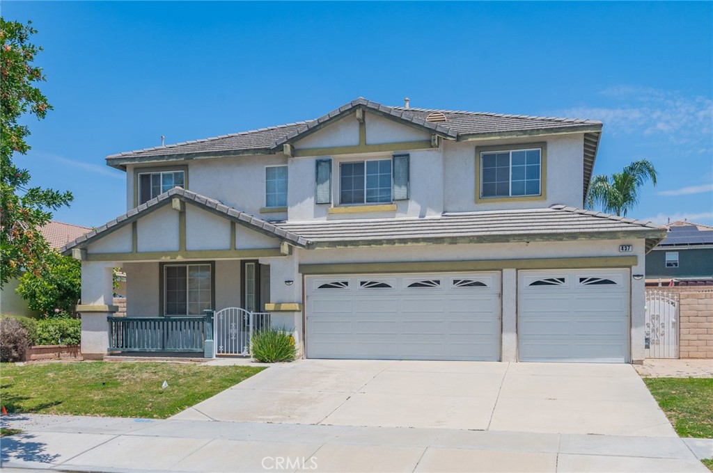 437 E Deerfield Property Photo 1