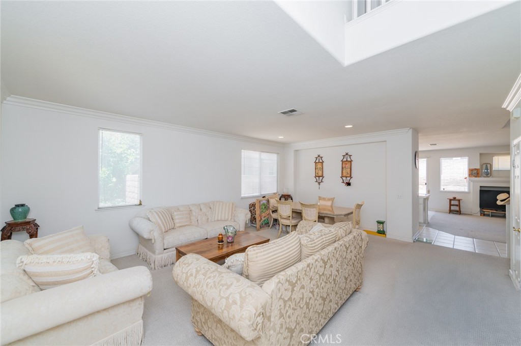 437 E Deerfield Property Photo 2