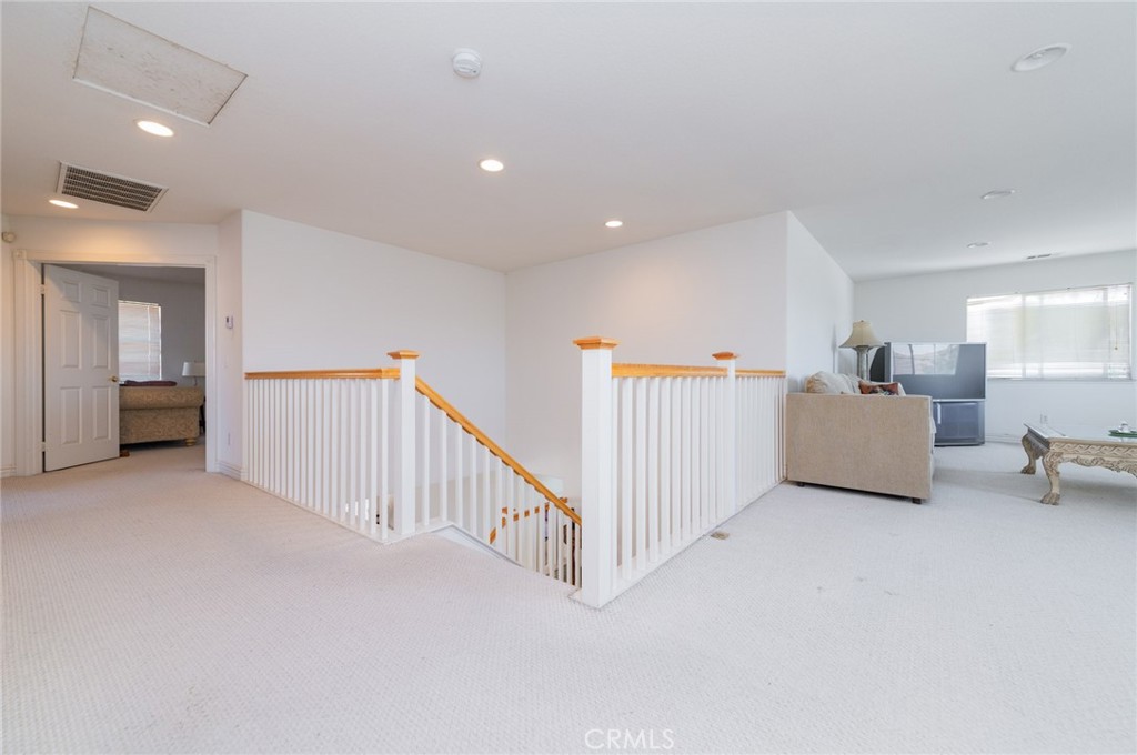 437 E Deerfield Property Photo 3