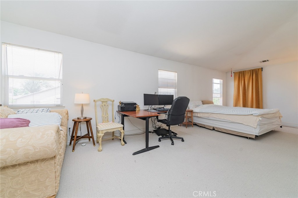 437 E Deerfield Property Photo 6