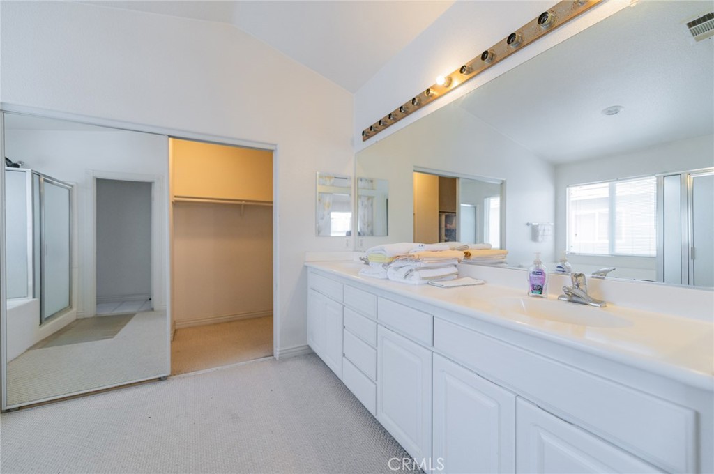 437 E Deerfield Property Photo 7