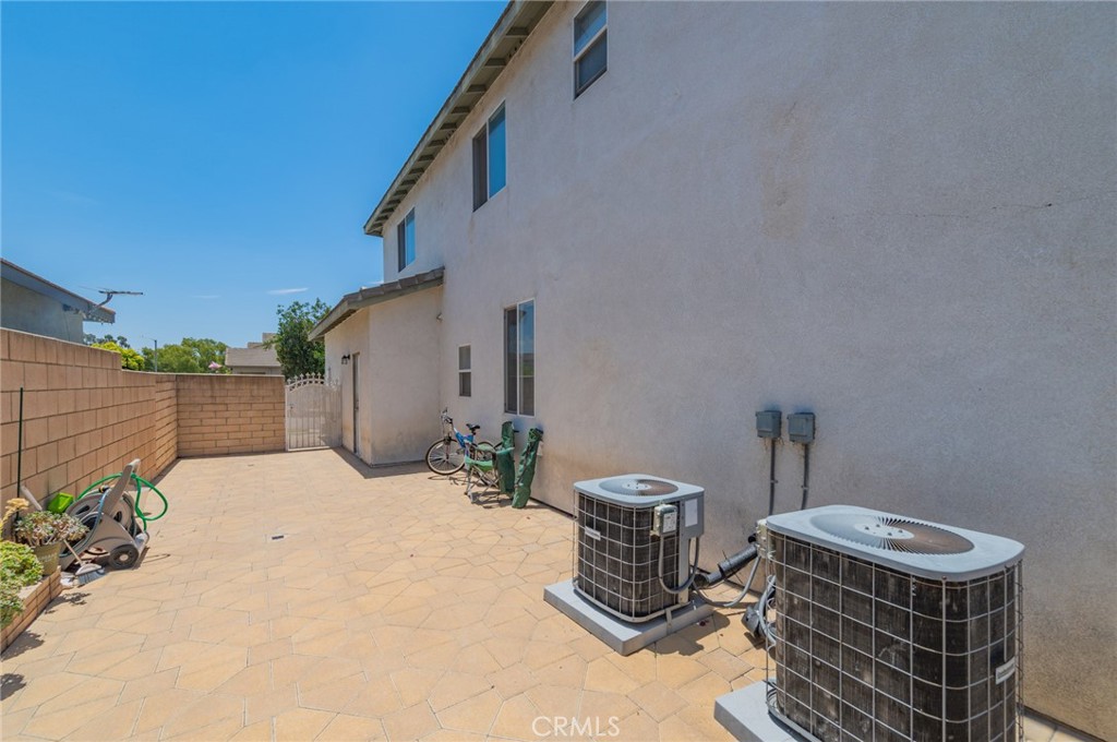 437 E Deerfield Property Photo 10