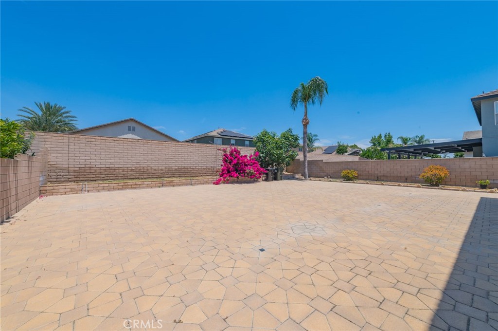 437 E Deerfield Property Photo 11