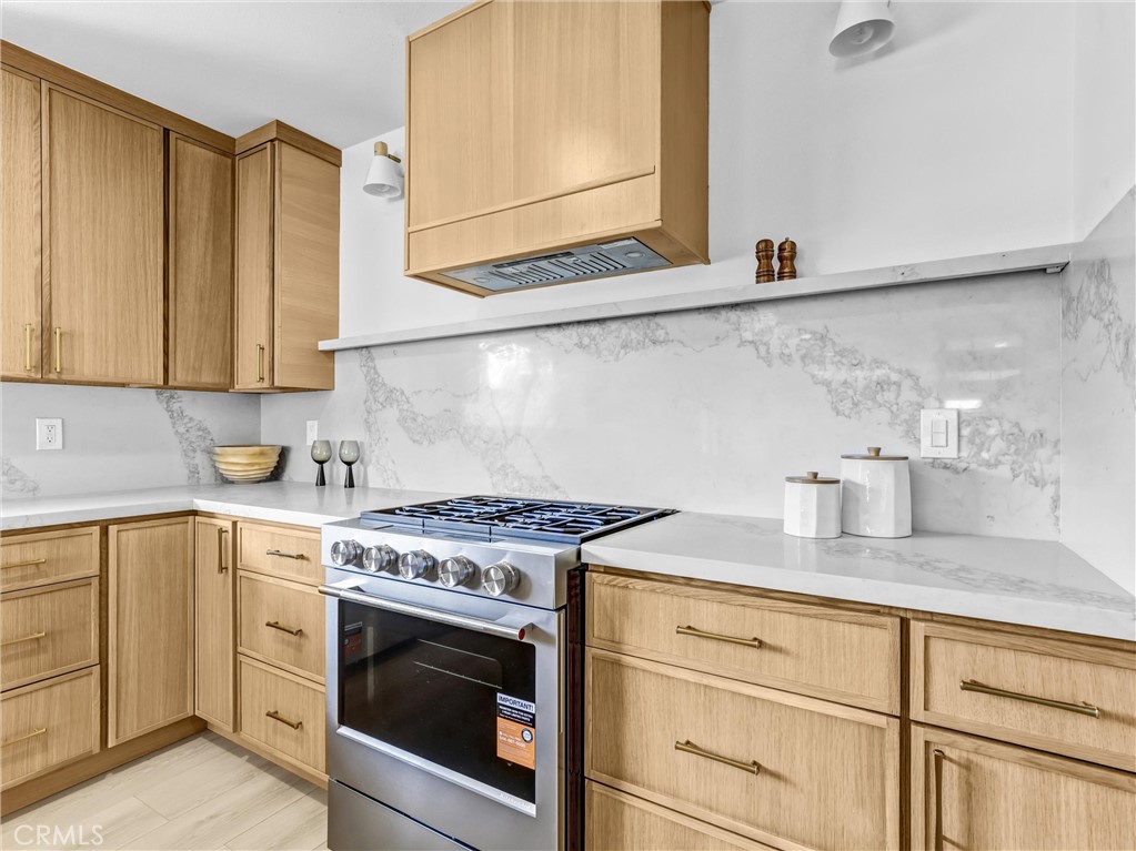 121 Beach Street Property Photo 7