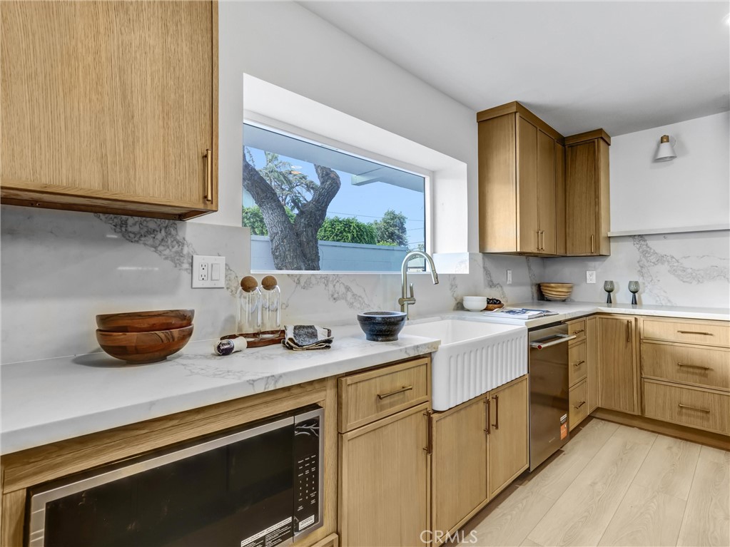 121 Beach Street Property Photo 9