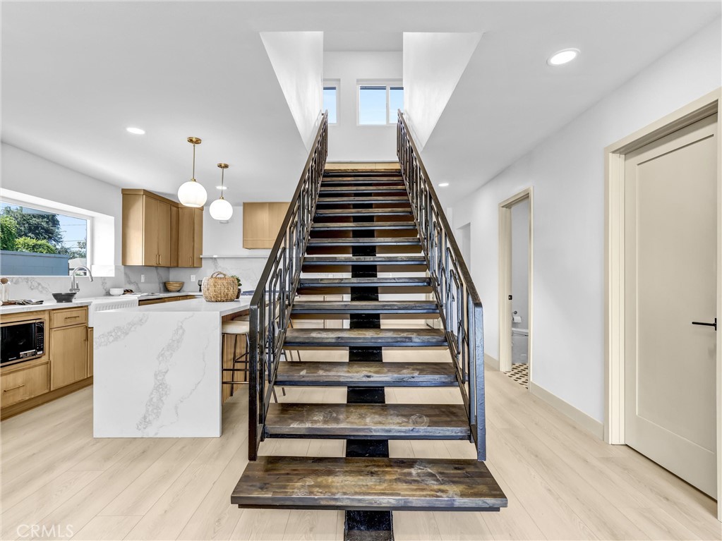 121 Beach Street Property Photo 27