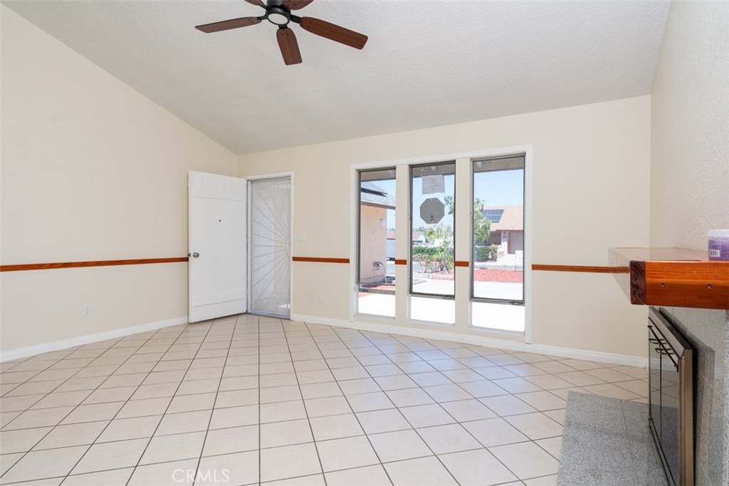 1216 Zurich Property Photo 4
