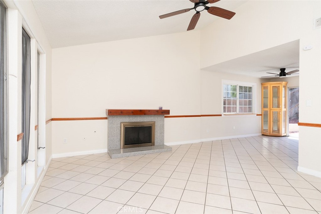 1216 Zurich Property Photo 6