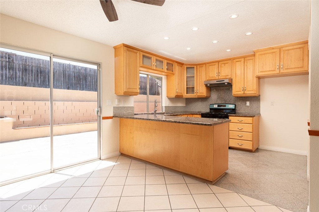 1216 Zurich Property Photo 8