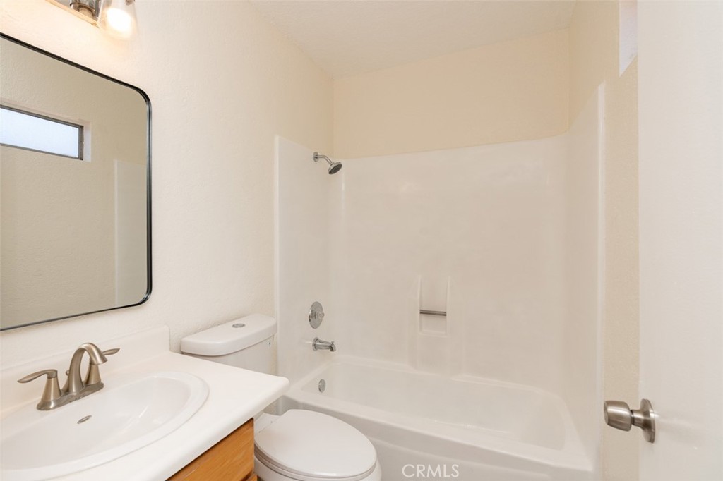 1216 Zurich Property Photo 19