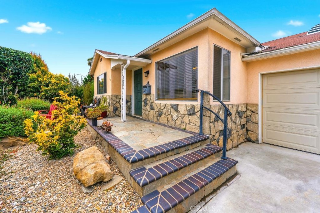 5055 N Raton Property Photo 1