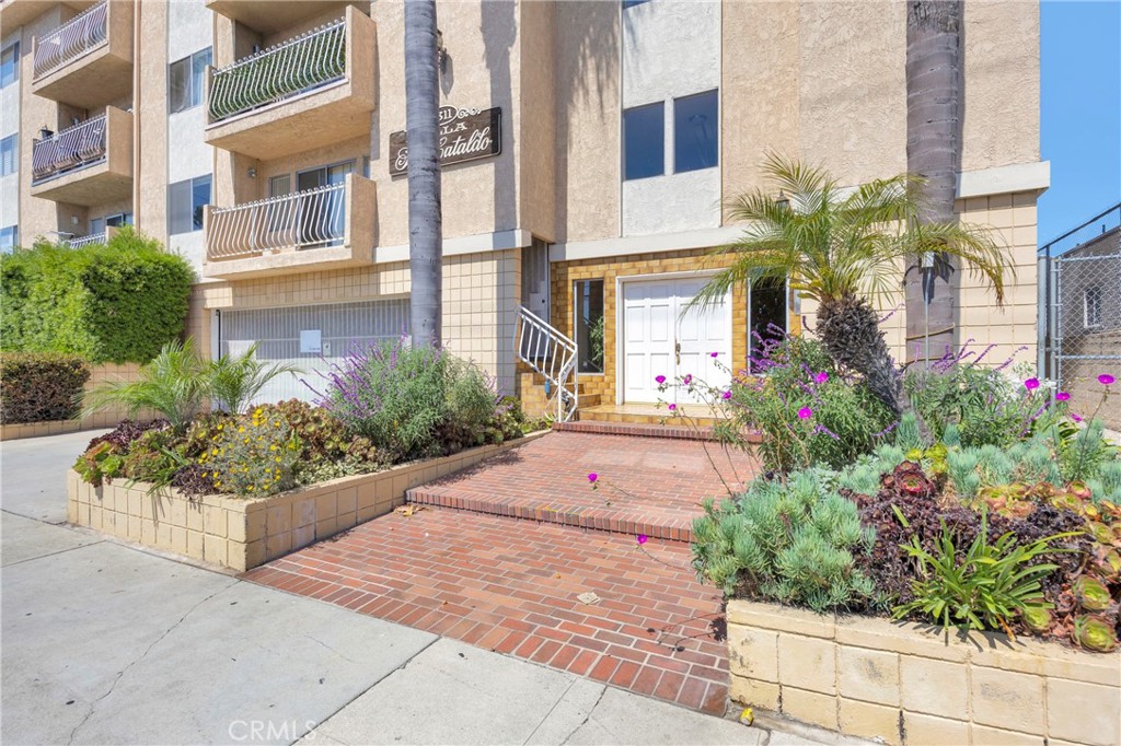 1311 S Grand 10 Property Photo 2