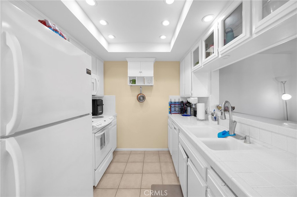 1311 S Grand 10 Property Photo 3