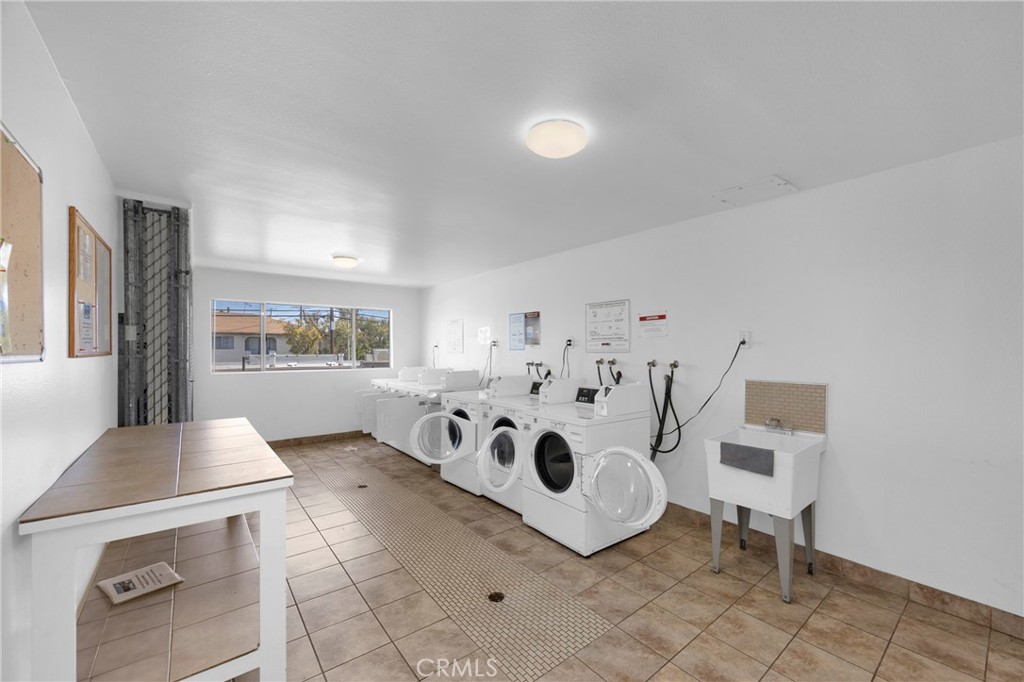 1311 S Grand 10 Property Photo 22