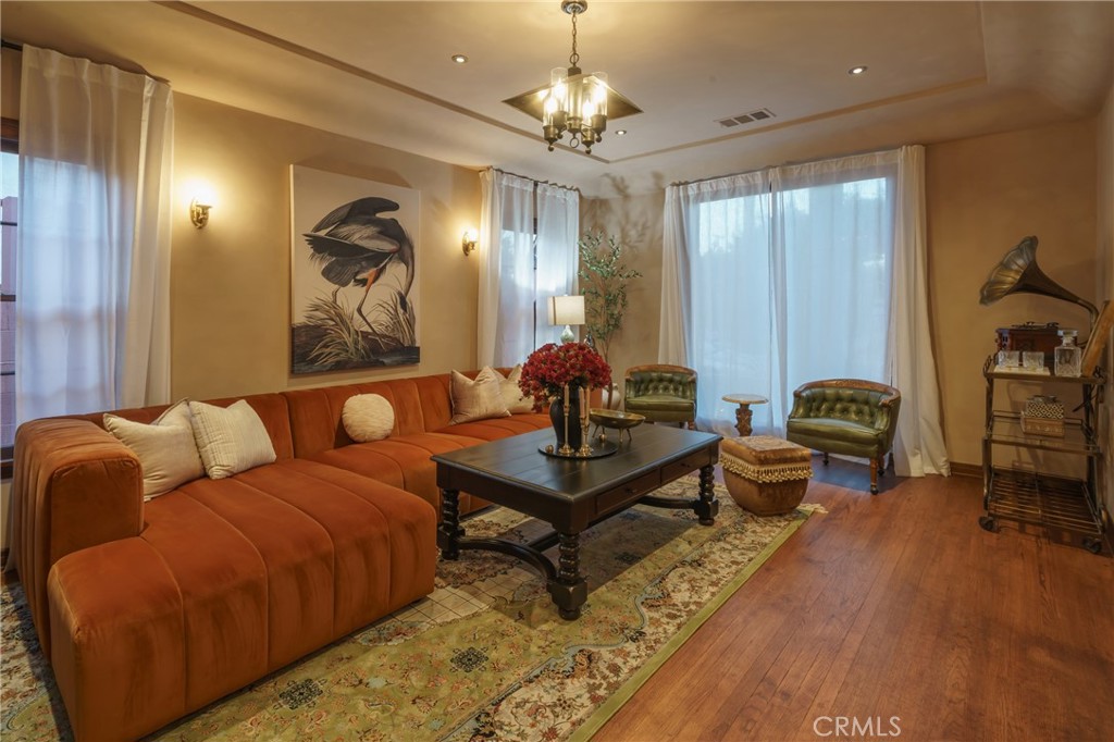 2015 San Francisco Avenue Property Photo 5