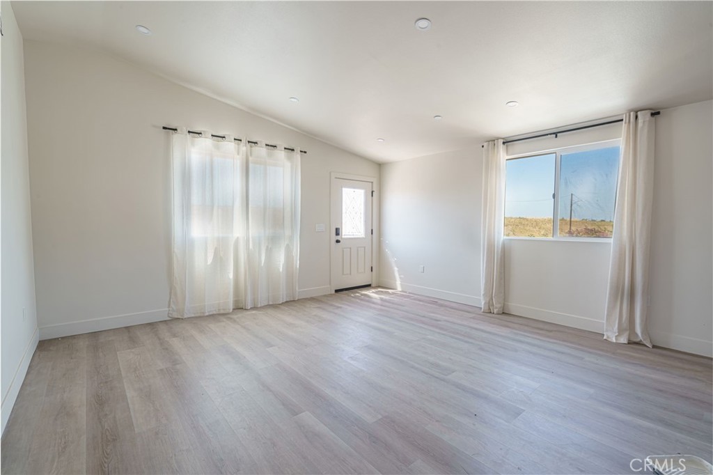2015 San Francisco Avenue Property Photo 63