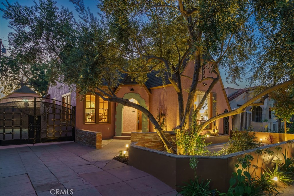 2015 San Francisco Avenue Property Photo 1