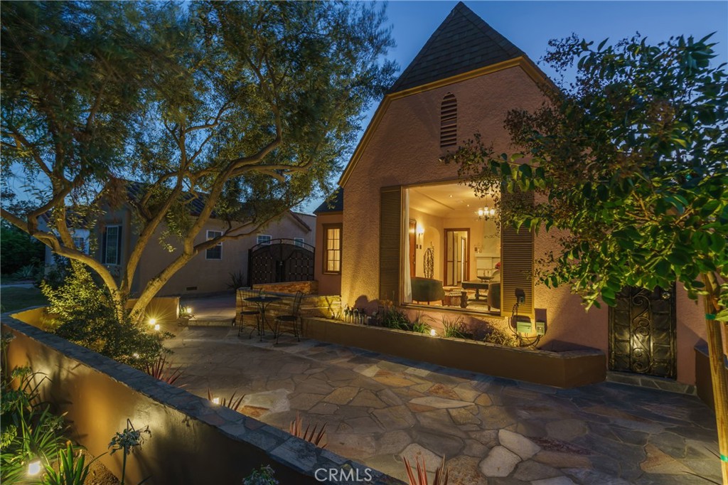 2015 San Francisco Avenue Property Photo 3