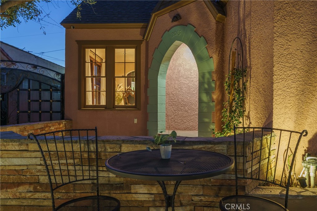 2015 San Francisco Avenue Property Photo 4