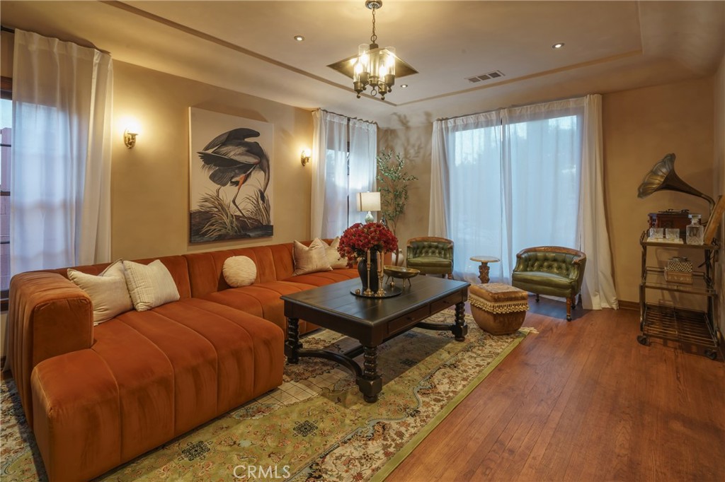 2015 San Francisco Avenue Property Photo 7