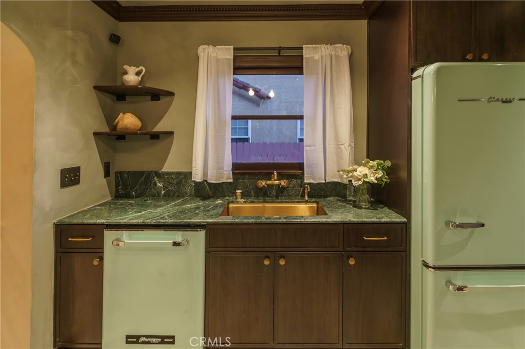 2015 San Francisco Avenue Property Photo 20