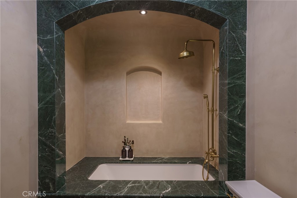 2015 San Francisco Avenue Property Photo 32