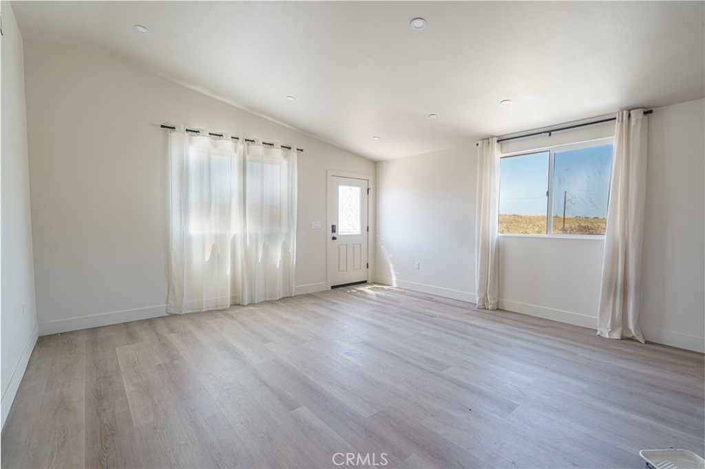 2015 San Francisco Avenue Property Photo 70