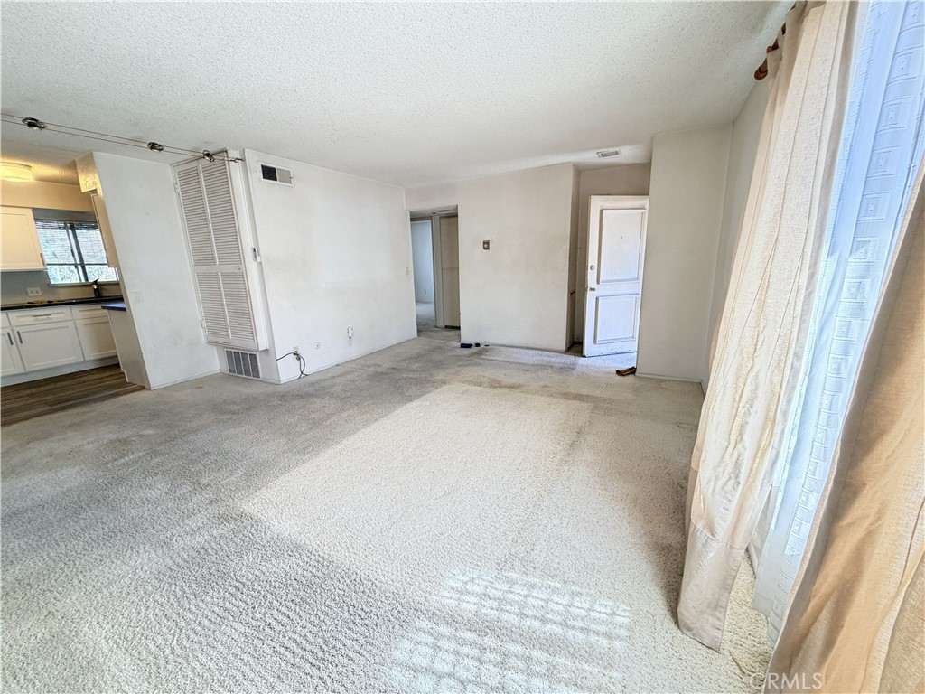 124 E Avenue 44 Property Photo 2
