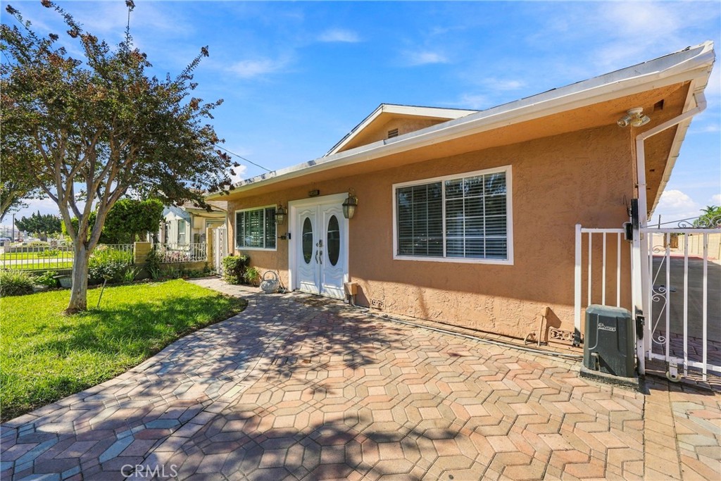 5871 Fullerton Avenue Property Photo 2