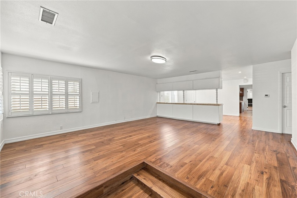5871 Fullerton Avenue Property Photo 4