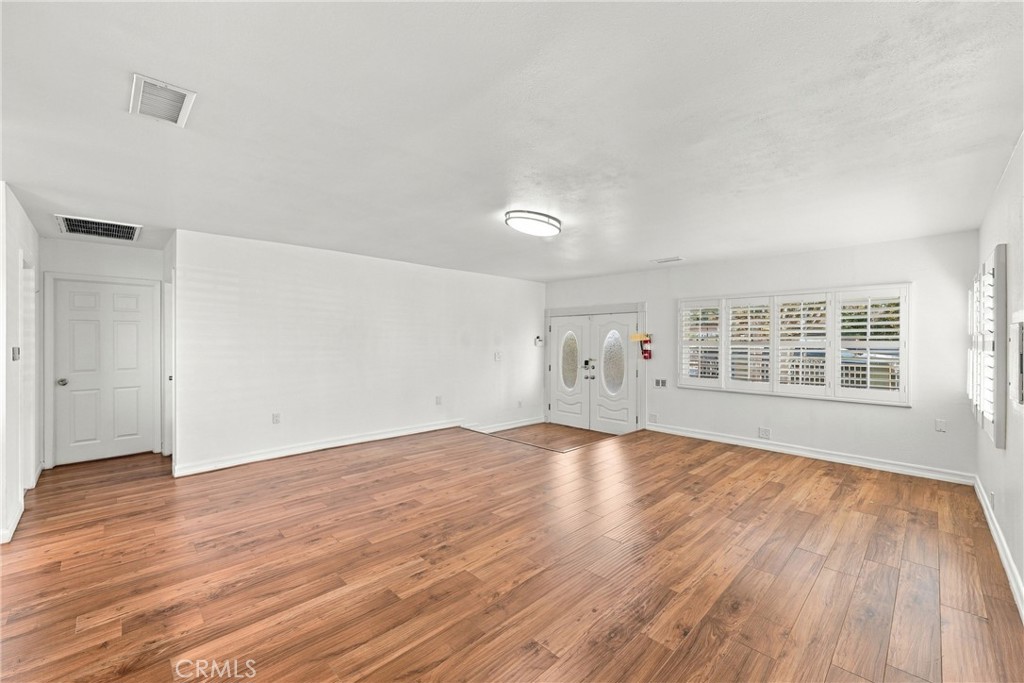 5871 Fullerton Avenue Property Photo 6