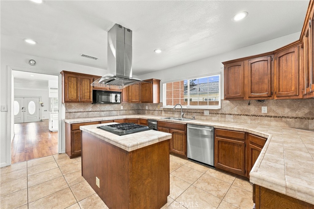 5871 Fullerton Avenue Property Photo 12