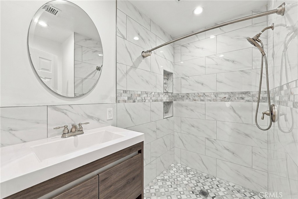 5871 Fullerton Avenue Property Photo 28